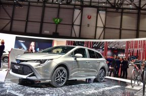 toyota-corolla-trek-2344b