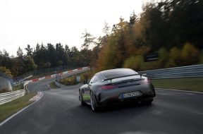 Der neue Mercedes-AMG GT und AMG GT R PRO: Nachgeschärft und noch agilerThe new Mercedes-AMG GT and AMG GT R PRO: Further honed and even more agile