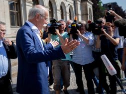 Dieter Zetsche im Bundesministerium für Verkehr