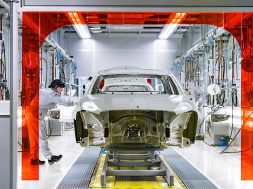 In der Region Moskau startet die Produktion für den lokalen Markt: Mercedes-Benz Cars eröffnet Pkw-Werk in RusslandProduction for the local market starts in the Moscow region: Opening of Mercedes-Benz Cars passenger car plant in Russia