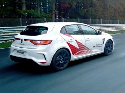 2019 – Renault MÉGANE R.S. TROPHY-R : record au Nürburgring