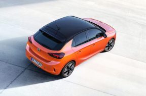 cette-citadine-peut-desormais-soffrir-une-carrosserie-bicolore