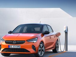 la-sixieme-generation-dopel-corsa-a-choisi-de-montrer-son-inedite-version-electrique-pour-commencer