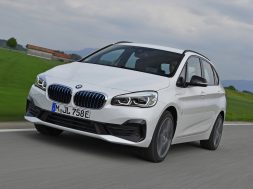 2018-bmw-225xe-iperformance