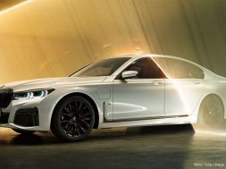 BMW-745e-800x500_c