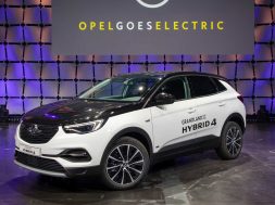 Opel Grandland X Hybrid4