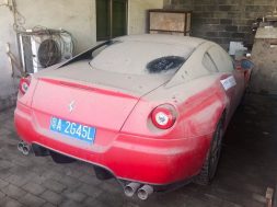 d688266e-ferrari-599-auction-china-4