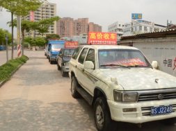 140424232924-china-used-cars-roadside-horizontal-large-gallery