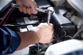 S8-pres-d-un-francais-sur-trois-repare-lui-meme-sa-voiture-177661