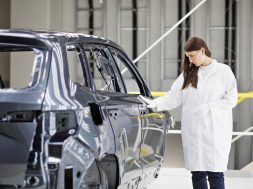 190822-SKODA-AUTO-launches-operation-of-new-paint-shop-2-1440×960