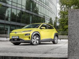 33-hyundai-kona-electric