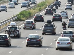 661_magic-article-actu_549_3b7_791b7cd08fddbc038bd47bd037_37-des-francais-jettent-leurs-dechets-par-la-fenetre-de-leur-voiture_5493b7791b7cd08fddbc038bd47bd037