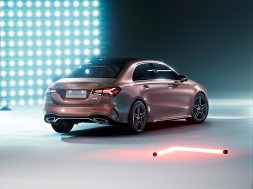 Neues Mitglied der Kompaktklasse-Familie: Weltpremiere der A-Klasse L Limousine