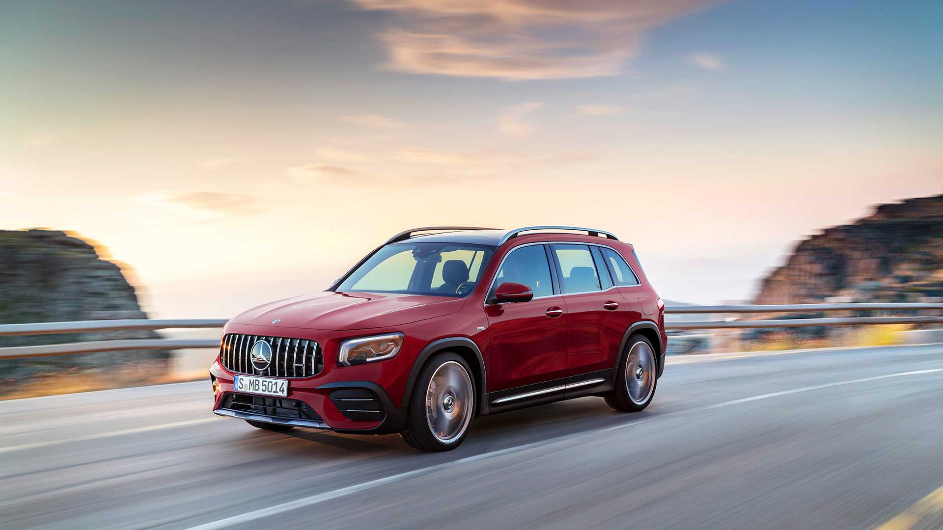 Premijera: Mercedes-AMG GLB 35 (GALERIJA)