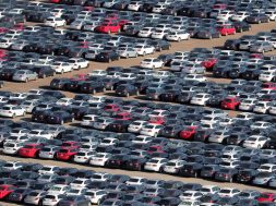 S8-volkswagen-stocke-des-voitures-au-royaume-uni-en-prevision-du-brexit-179112