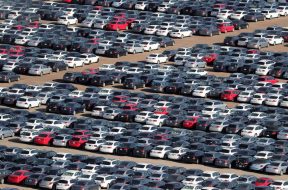 S8-volkswagen-stocke-des-voitures-au-royaume-uni-en-prevision-du-brexit-179112