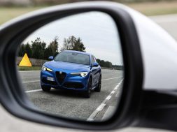 2020-alfa-romeo-stelvio (4)