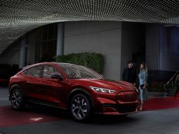 2020-ford-mustang-mach-e