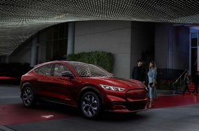 2020-ford-mustang-mach-e