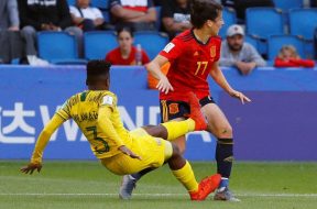 5cfbfb67240000120f85a2e1