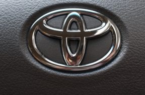 Amazing-Toyota-Logo-Wallpaper