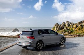 Volkswagen-Golf-8-72