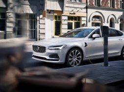 Volvo S90 hibrid