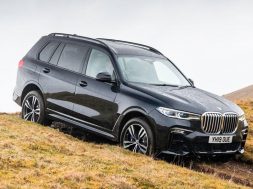 p90343761_highres_the-bmw-x7-30d