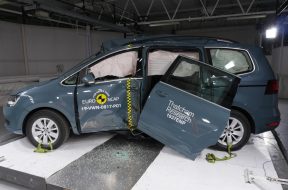 volkswagen-sharan-euro-ncap-pole-crash-after-test-dec-2019-1