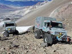 mercedes-unimog-pair-sets-new-altitude-record
