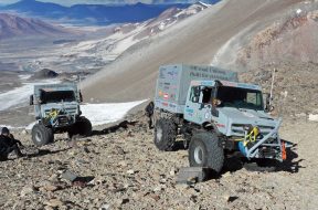 mercedes-unimog-pair-sets-new-altitude-record