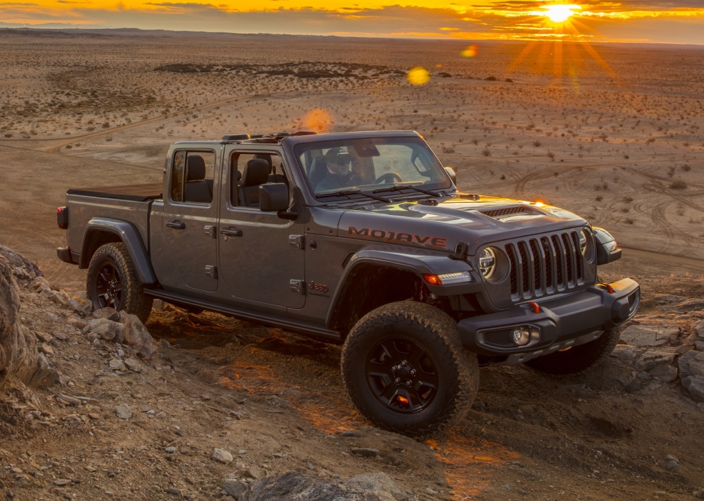 Jeep Gladiator je sada i "Desert Rated" .