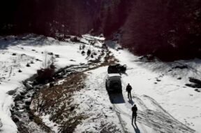 Dacia-Duster-Land-Rover-Defender-2