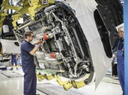 S8-les-constructeurs-contractent-des-milliards-d-euros-de-pret-pour-faire-face-a-la-crise-182269