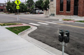 Curb_extensions_at_midblock_crosswalk
