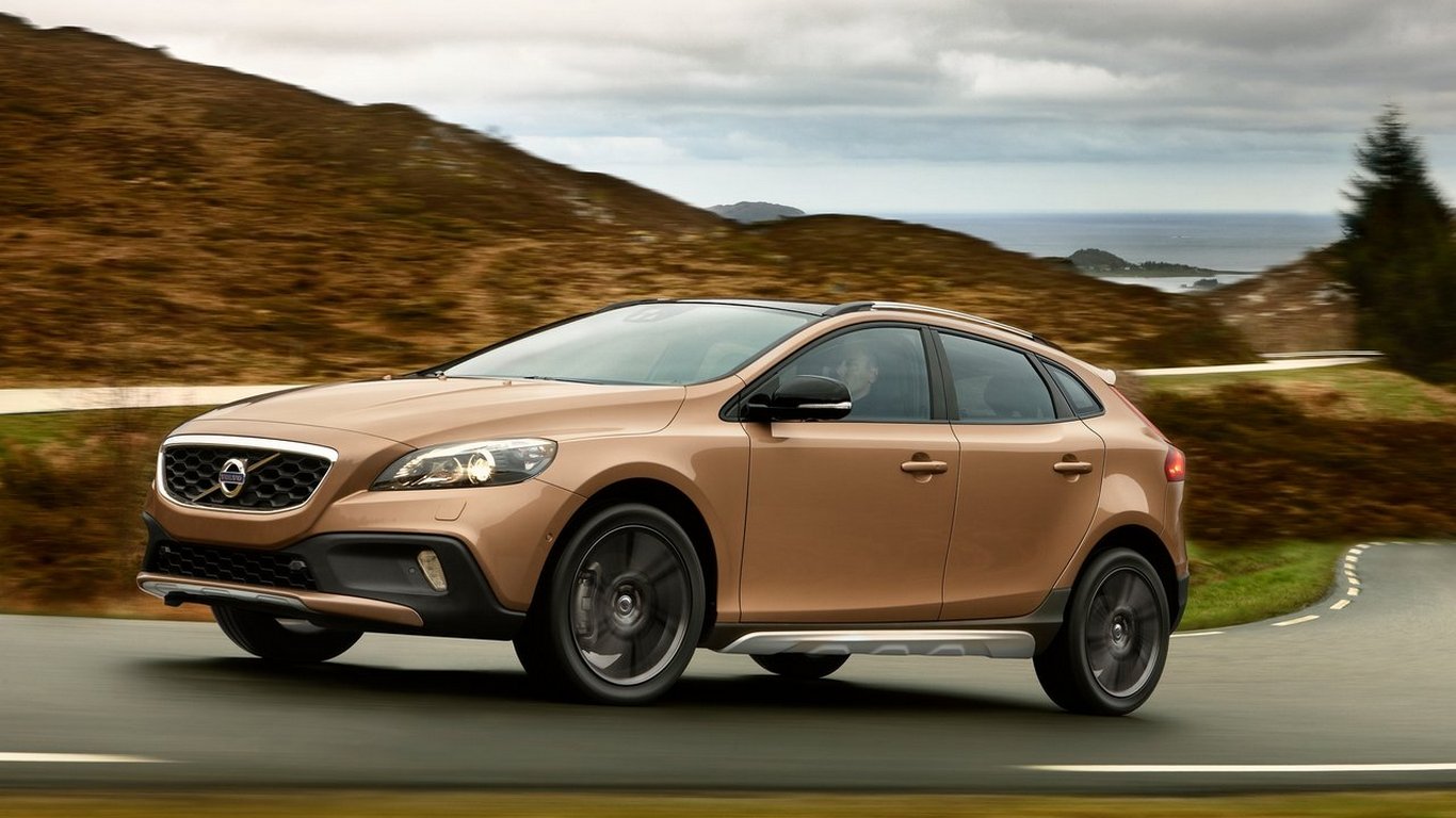 Vraća se Volvo V40, ali kao krosover