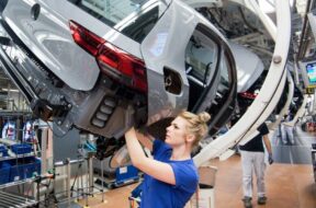 Corona-Krise drückt VW-Verkäufe im ersten Quartal