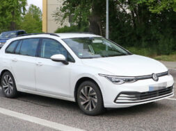 vw-golf-variant-spy3