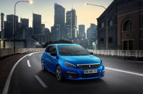 S0-peugeot-308-mini-restylage-avec-l-instrumentation-numerique-632568