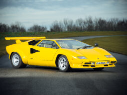 lamborghini countach yellow