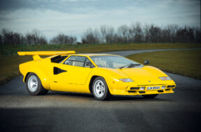 lamborghini countach yellow