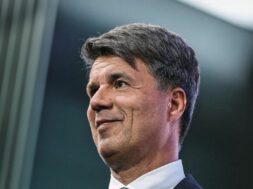 2a37d908-de7b-4c4b-893b-eb874dce5825_w948_r1.77_fpx57.9_fpy54.93