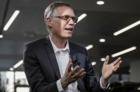 https___d1e00ek4ebabms.cloudfront.net_production_f6a43919-bbe2-4fd4-b31f-20b08adcd157