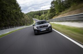S1-porsche-panamera-restylee-nouveau-chrono-sur-le-nurburgring-639645
