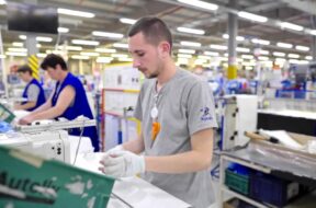 autoliv-angajeaza-in-romania-2q