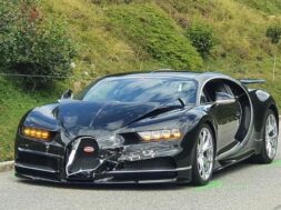bugatti-chiron-and-porsche-911-crash-in-switzerland-in-4-vehicle-pileup-147385_1