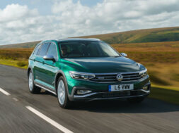 vw-passat-alltrack-2590_0