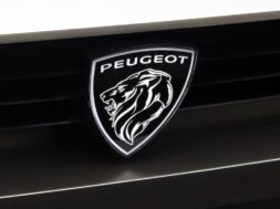 S8-peugeot-va-changer-de-logo-641976