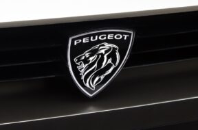 S8-peugeot-va-changer-de-logo-641976