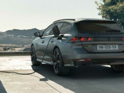 Peugeot 508 PSE hibrid punjenje